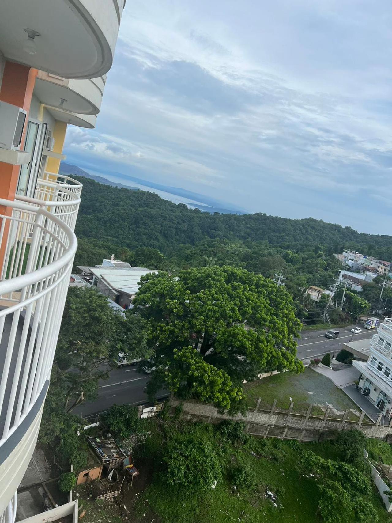 Cityland Tagaytay Taal Lake View City View Free Pool Parking Studios With Balcony Are City View Tagaytay City Eksteriør billede